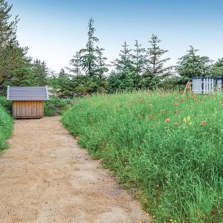 بيت للعطل Three-bedroom In *