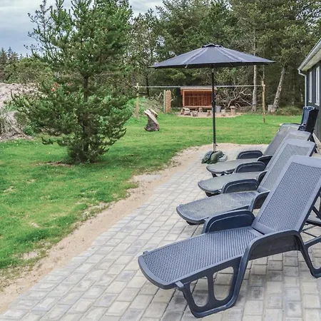 بيت للعطل Three-bedroom In