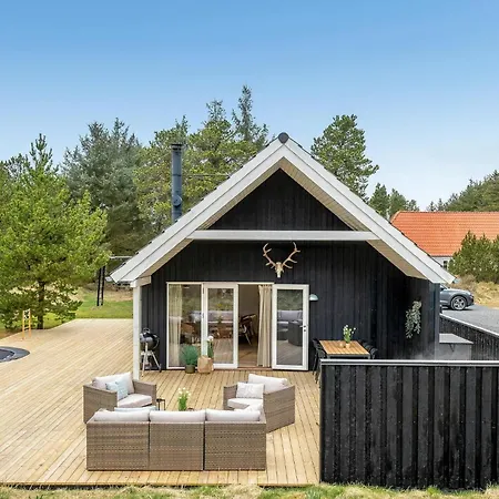 Three-bedroom In ブラーバンド