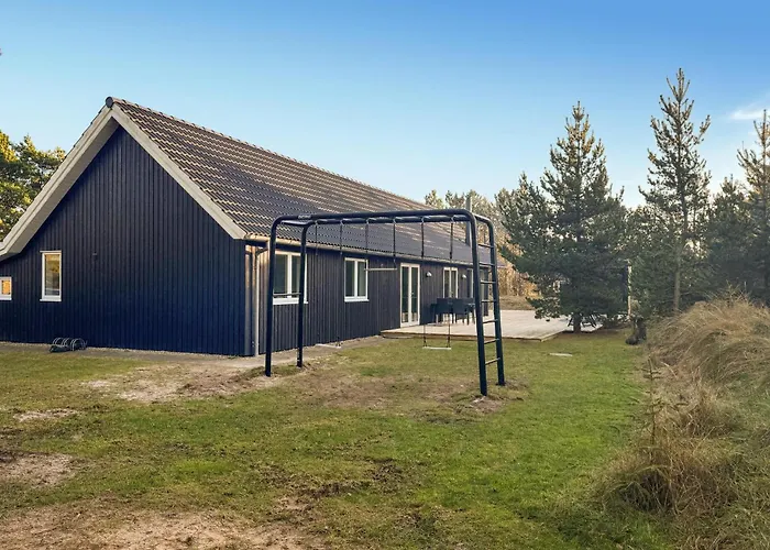 Three-bedroom In 別荘 ブラーバンド