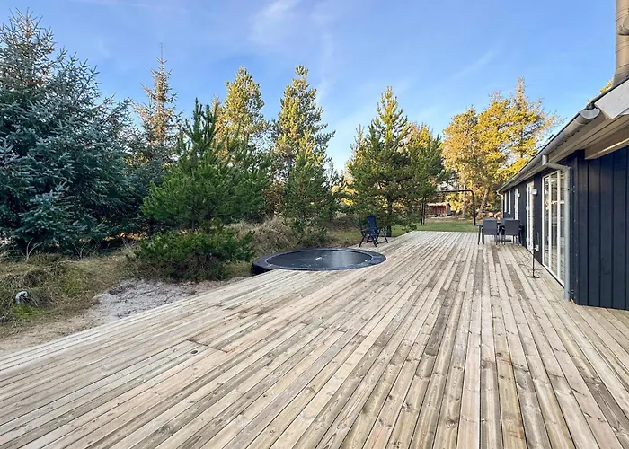 Three-bedroom In 別荘 ブラーバンド