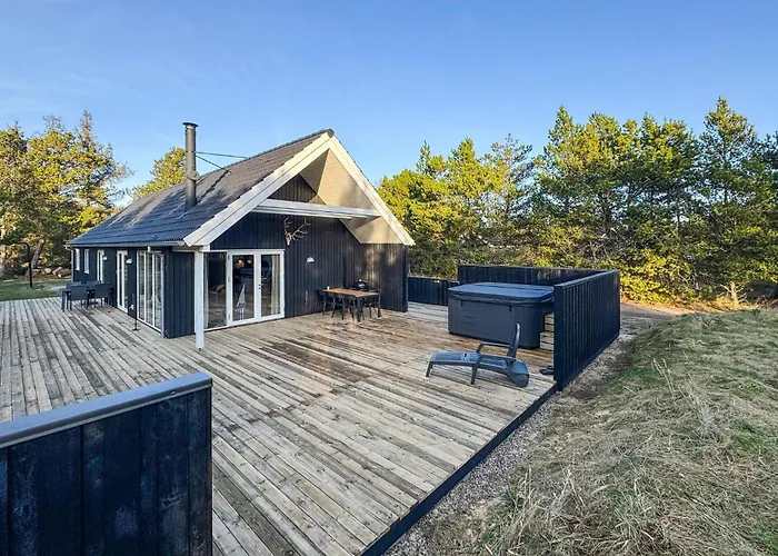 Three-bedroom In 別荘 *