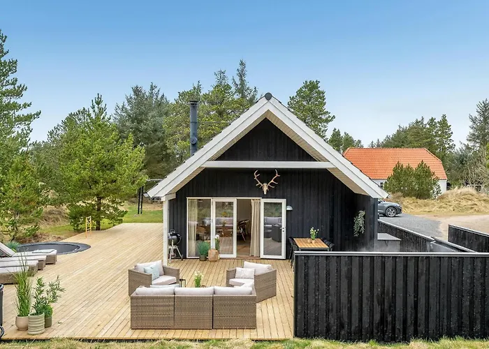 Three-bedroom In ブラーバンド