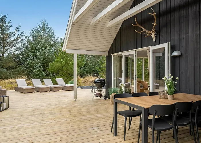 Three-bedroom In 別荘 ブラーバンド